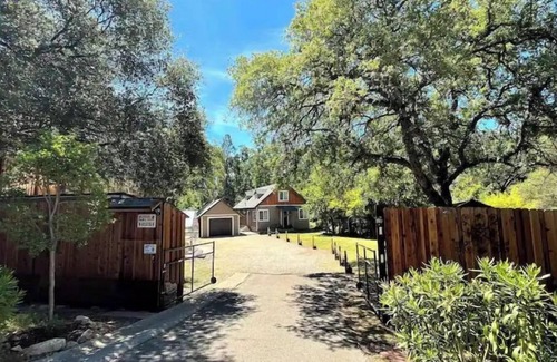 Placerville Casa | Cozy private home, 1 acre orchards near Apple Hill