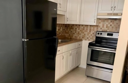 West Little Havana Casa | Casa acogedora (2 dormitorios) cerca del aeropuerto + Estacionamiento gratuito