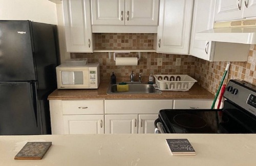 West Little Havana Casa | Casa acogedora (2 dormitorios) cerca del aeropuerto + Estacionamiento gratuito