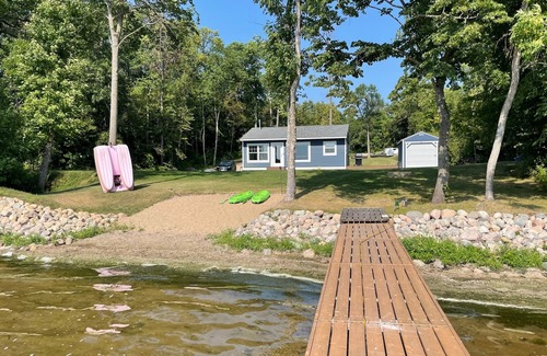 Parkers Prairie Cabina | Cozy Private Lake Irene Cabin
