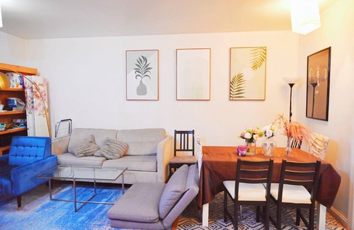 Bay Ridge Apartamento | Cozy Private Queen bed Room with Shared bathroom/1 minutes to train station.