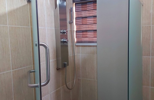Ikeja Cabina | Cozy private room holiday room with 24/7 light + WiFi