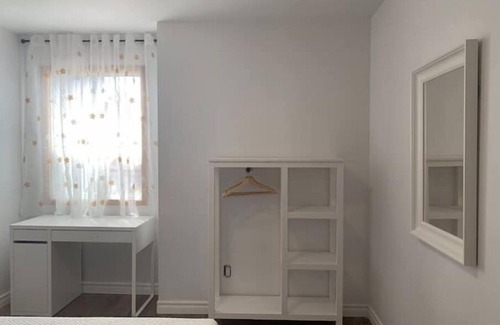 Beaconsfield Village Casa | Cozy private room in downtown