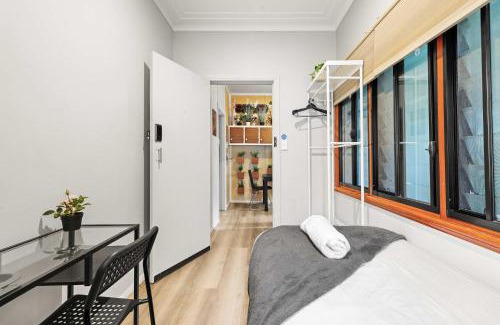 Carramar Casa | Cozy Private Single Room in Carramar - Nearby Station & Shops - Shared Bathroom