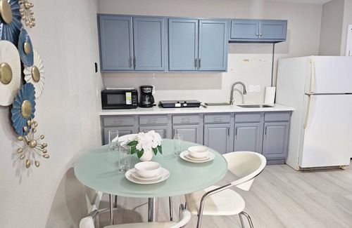 North Las Vegas Apartamento | Cozy Private Studio in Las Vegas ! Private 2 car driveway.