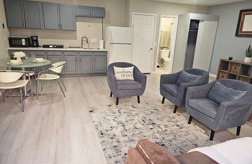 North Las Vegas Apartamento | Cozy Private Studio in Las Vegas ! Private 2 car driveway.
