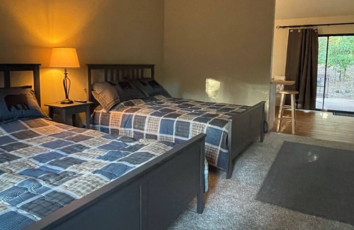 Pollock Pines Apartamento | Cozy Private Studio with Separate Entrance, Ensuite Bathroom, and Kitchenette