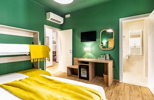 Tuscolano Apartamento | Cozy Quadruple Room in an Elegant Apartment near Colli Albani