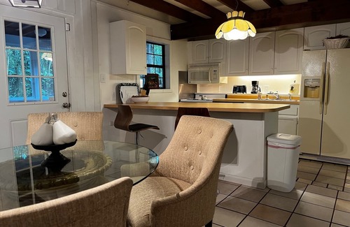 Tallahassee Casa | COZY, QUAINT, COTTAGE