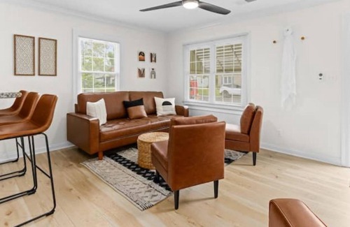 Peoria Casa | Cozy Quarters! Great Location!
