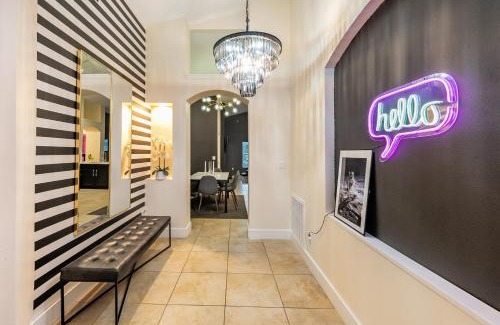 Sunrise Lakes Apartamento | Cozy Queen BR Pool Access Near Disney
