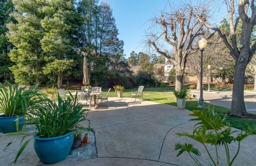 Salinas Casa | Cozy Queen Mansion RM Near Monterey Carmel