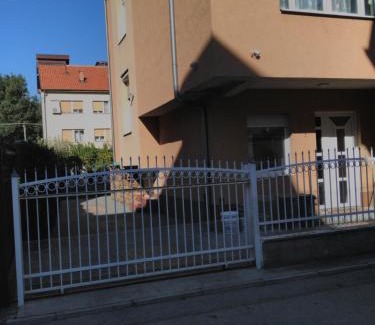 Nis Apartamento | Cozy Quiet Apartment Nis