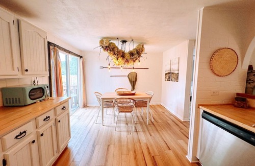 Dowagiac Casa | Cozy Quiet at Mill Pond Cottage
