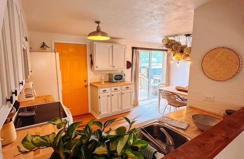 Dowagiac Casa | Cozy Quiet at Mill Pond Cottage
