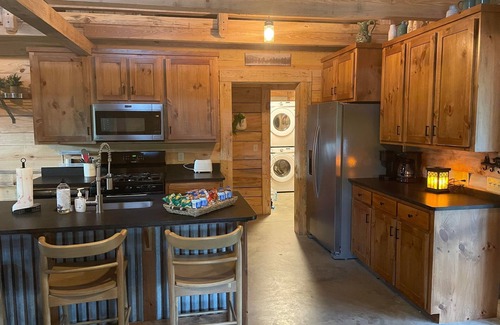 Mentone Cabina | Cozy, Quiet Cabin Under the Stars - Near Desoto State Park and Downtown Mentone!