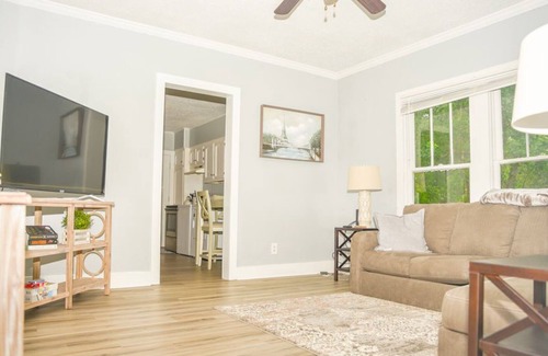 Saint Elmo Casa | Cozy Quiet Cottage on the Coast