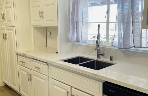 Beverly Green Casa | Cozy quiet home near the the strip