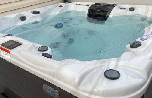 West Jordan Casa | Cozy, quiet, safe, rustic getaway in West Jordan, Utah with a private hot tub.