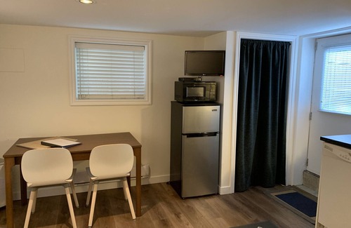 Hastings Casa | Cozy & Quiet Space in the Heart of East Vancouver