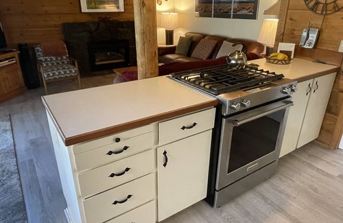 Sunriver Cabina | Ranch Cabin, 6 pases SHARC (ilimitados), WiFi gratis, desde $ 95 por noche