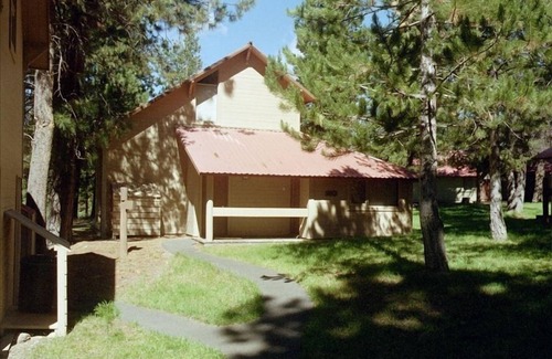 Sunriver Cabina | Ranch Cabin, 6 pases SHARC (ilimitados), WiFi gratis, desde $ 95 por noche