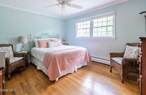Hudson Casa | Cozy ranch on park-like property close to Hudson and shopping.