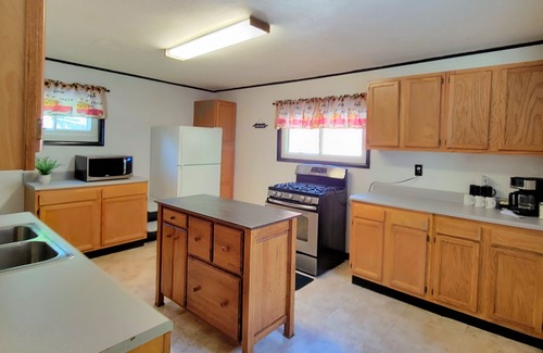 Carthage Casa | Cozy Red 1890 Home. Close to Watertown & Fort Drum.