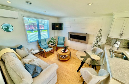 Terra Nova Apartamento | Cozy, Relaxing, Center City Retreat with Private Rooftop Deck!
