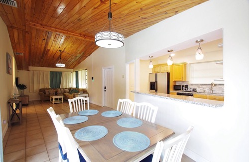 Driftwood Casa | Cozy Relaxing Getaway Awaits You
