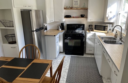 Des Moines Apartamento | Cozy remodeled 1 bedroom near Drake U and downtown