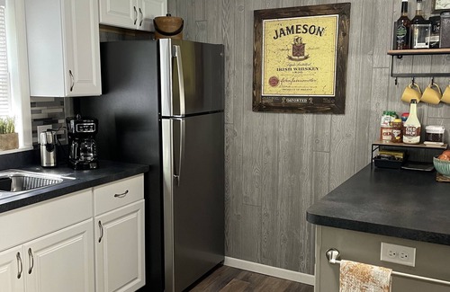 Fenwick Cabaña | Cozy, remodeled 1940’s lake cottage on Long Lake in Ionia County