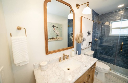 Jupiter Casa | Cozy Remodeled Cottage Pool home close to Beach