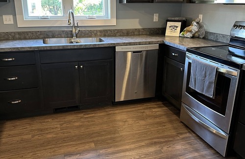 Ventura Casa | Cozy remodeled home in Ventura Heights a block from Clear Lake