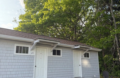 Boothbay Cabina | Cozy Renovated Cabin in Central Boothbay– Peaceful, Private, Close to Everything
