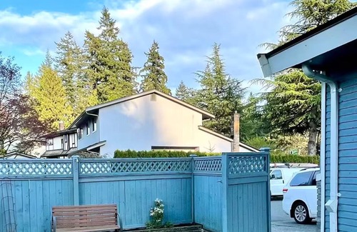 Newton Casa | Cozy, renovated home in Delta's Sunshine Hills, near shops, trails, and transit!