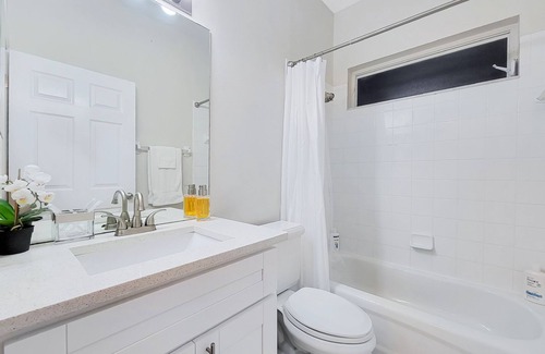 New Tampa Casa | Cozy Residential Home near Bush Gardens