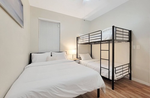 New Tampa Casa | Cozy Residential Home near Bush Gardens