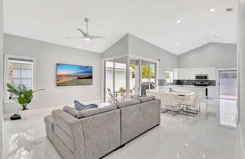 Hunt Club Casa | Cozy Retreat in Palm Beach Gardens Golfing Community of PGA National