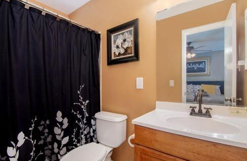 Interchange Square Casa | Cozy Retreat 13 min to Beach