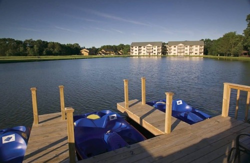 Lake Delton Condominio | Cozy Retreat: 2BR King Suite @ Wyndham Tamarack