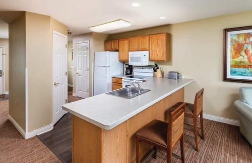 Lake Delton Condominio | Cozy Retreat: 2BR King Suite @ Wyndham Tamarack