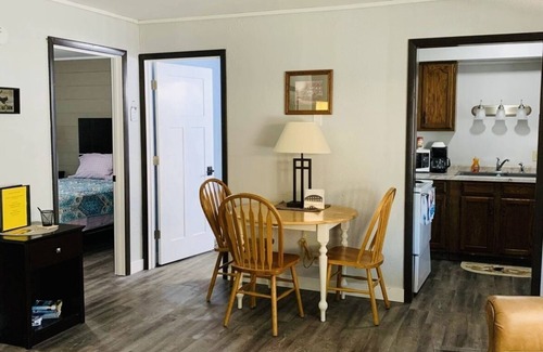 Shawano Complejo | Cozy retreat across the street from Shawano lake.