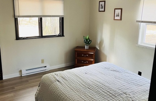 Shawano Complejo | Cozy retreat across the street from Shawano Lake.