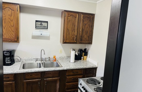 Shawano Complejo | Cozy retreat across the street from Shawano Lake.