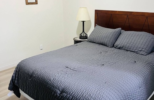 Shawano Complejo | cozy retreat across the street from Shawano Lake.