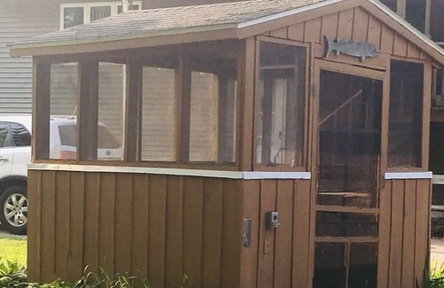 Shawano Complejo | Cozy retreat across the street from Shawano Lake.