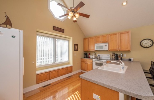 Thayerville Casa | Perfectly Seasoned: Lake Access, Hot Tub, A/C, Fireplaces!