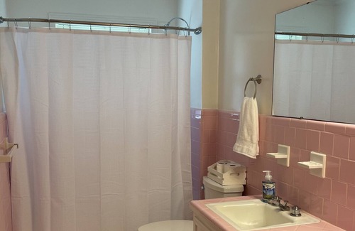 Troy Casa | Cozy retreat close to Troy with private Golf membership