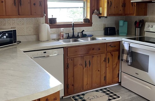 Troy Casa | Cozy retreat close to Troy with private Golf membership